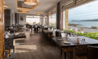 Salle de Restaurant Hostellerie de la Mer face à la mer (Presqu'ile de Crozon)